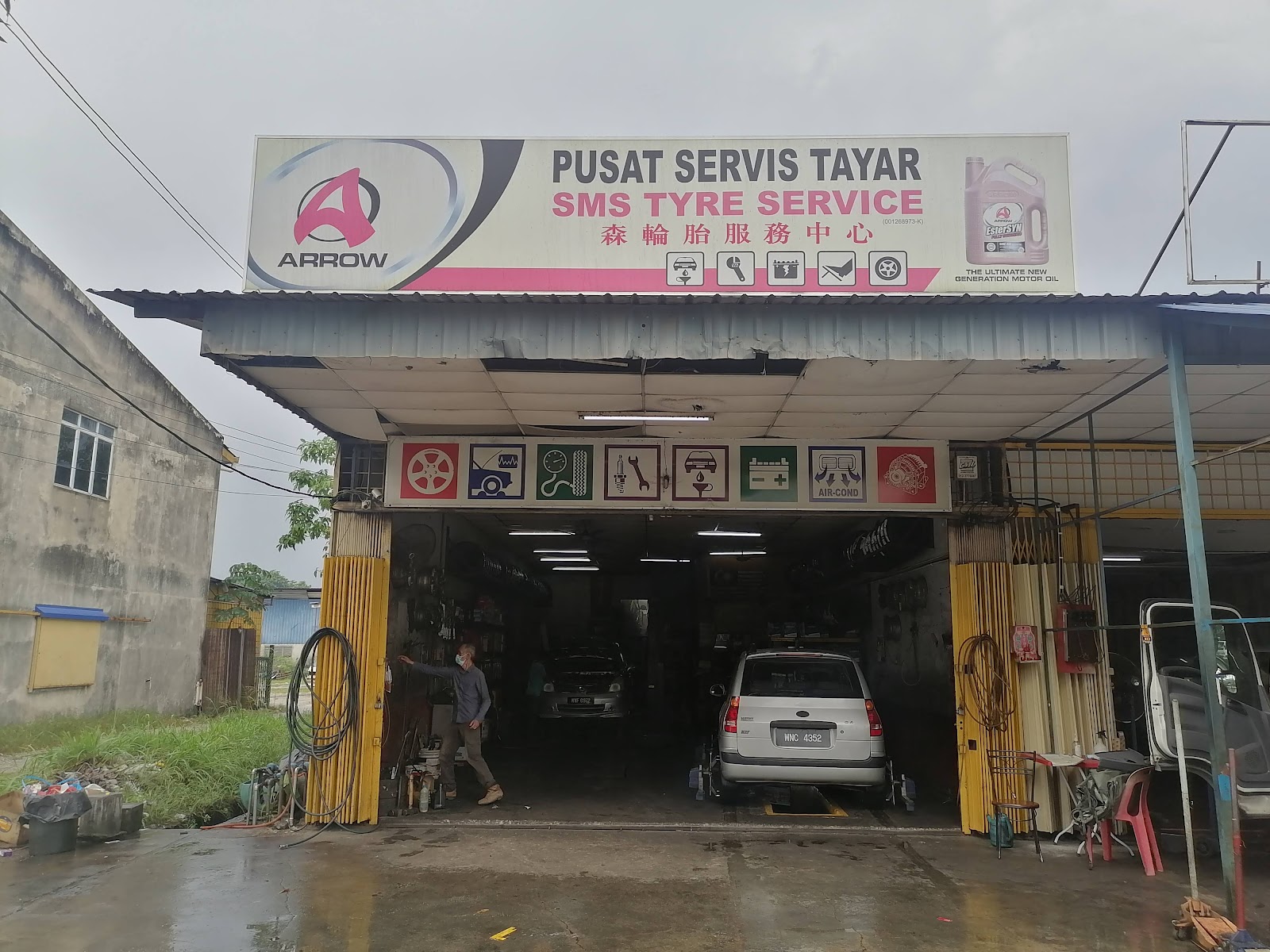 PUSAT SERVIS KERETA DAN TAYAR 6