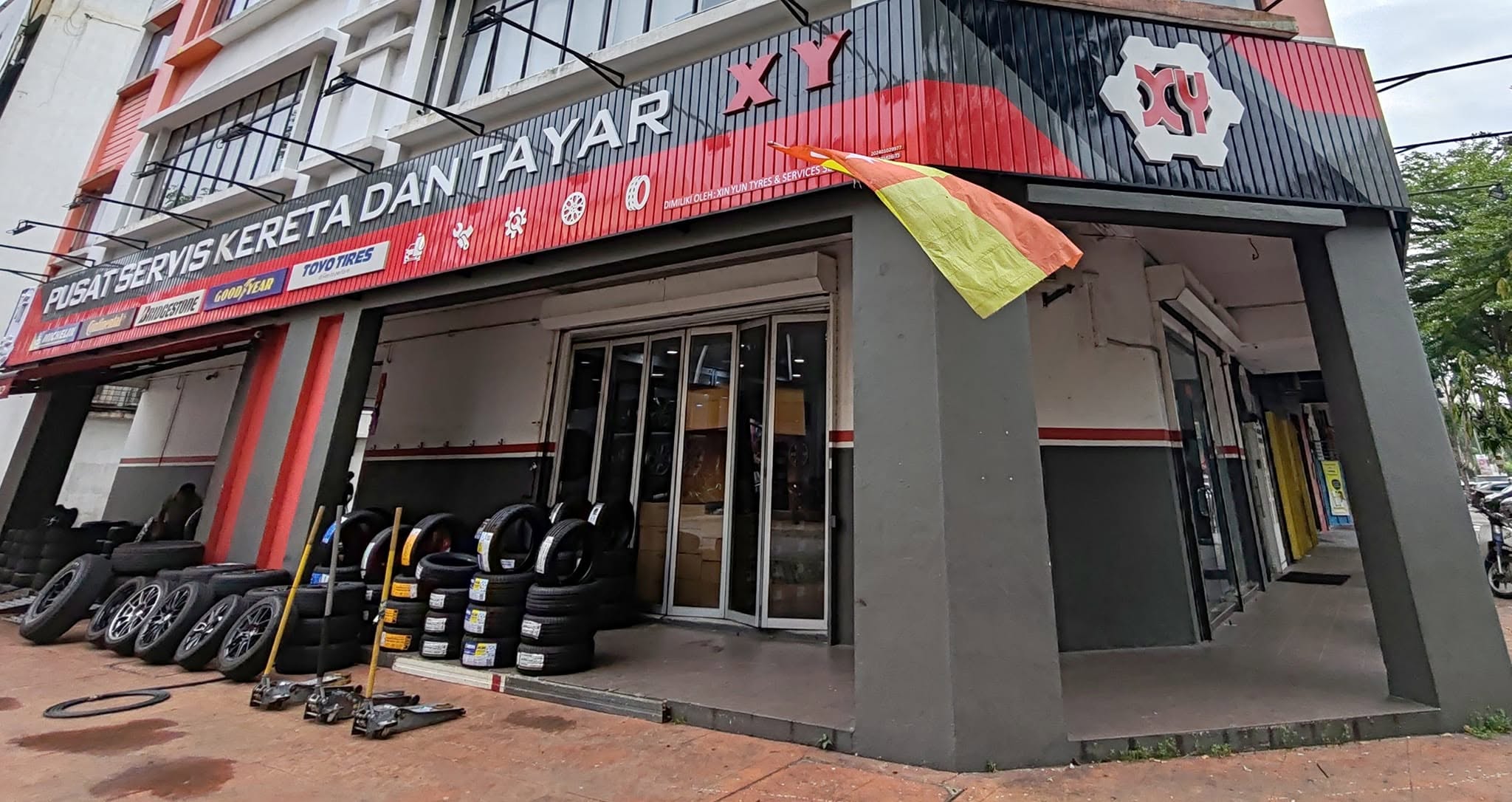 PUSAT SERVIS KERETA DAN TAYAR 8