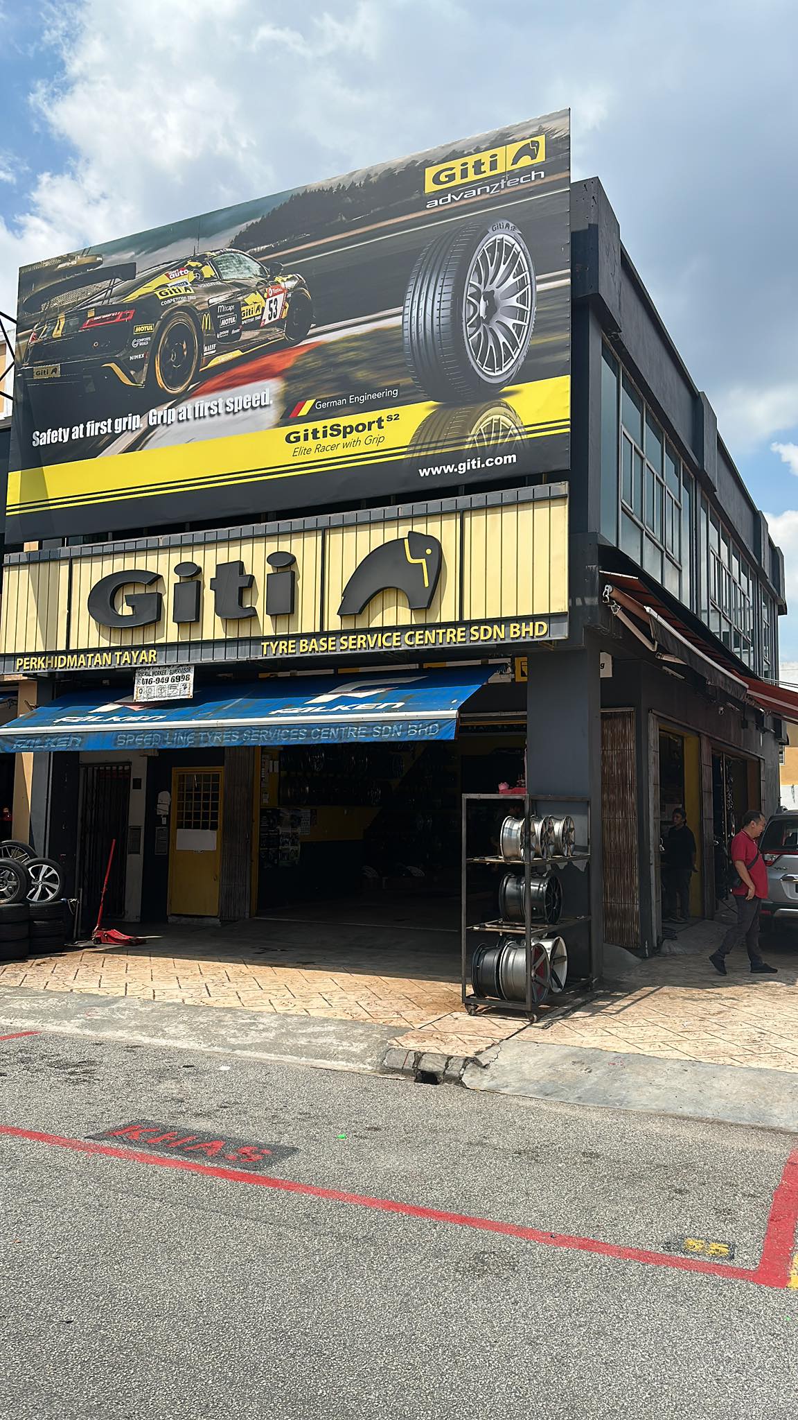 PUSAT SERVIS KERETA DAN TAYAR 10